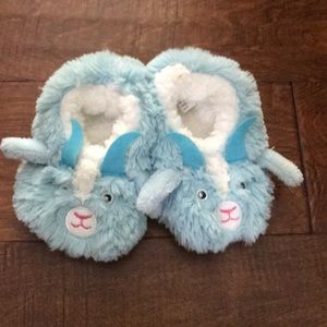 Adorable toddler goat slippers 6-12mos